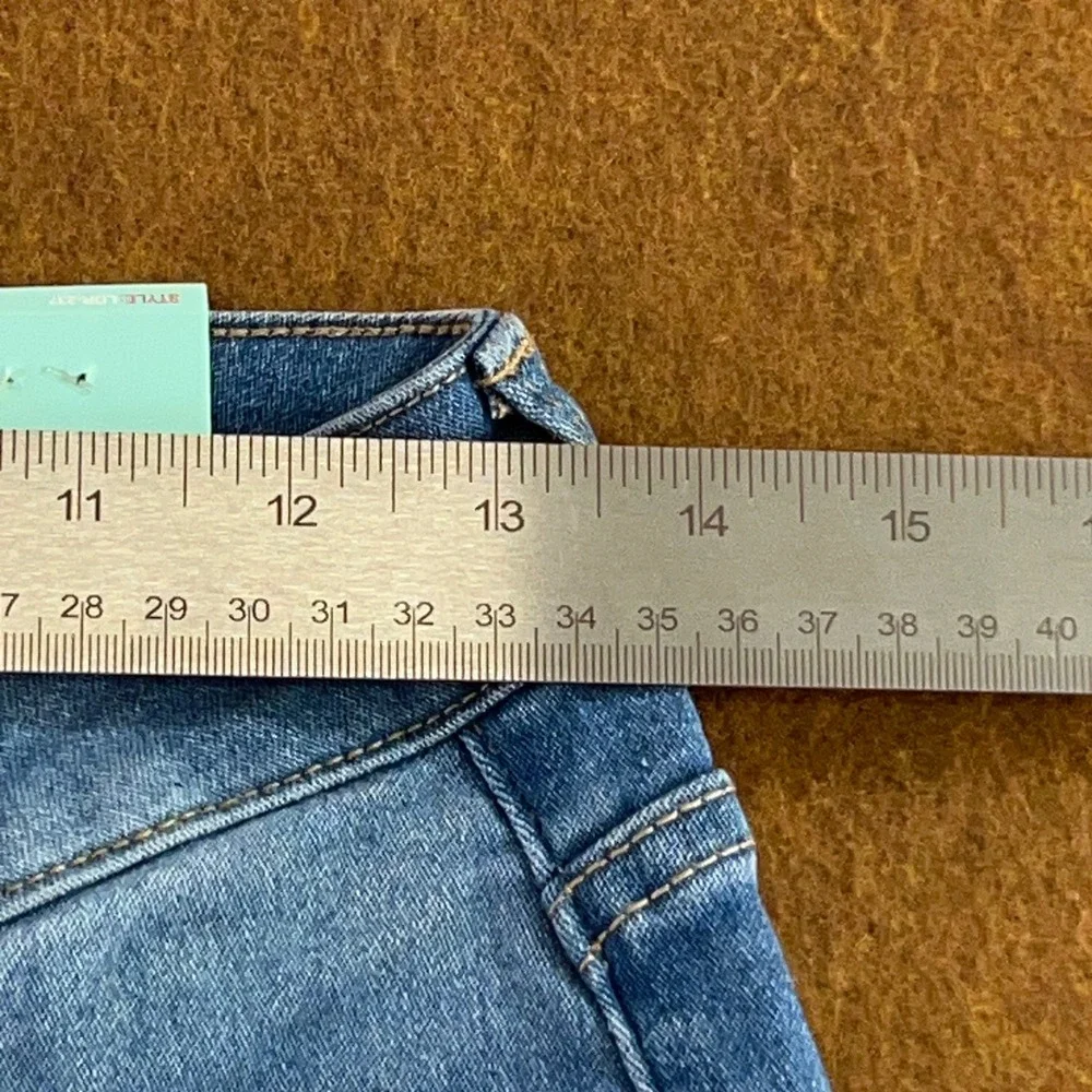 Denim & Rivets Juniors 11 Med Blue Cuffed Bermuda Denim Shorts NWT